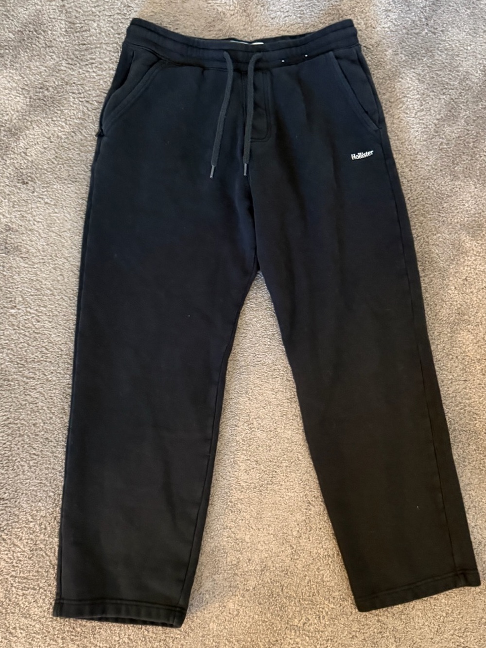 Hollister Men’s Black Fleece Sweat Shorts - Size M